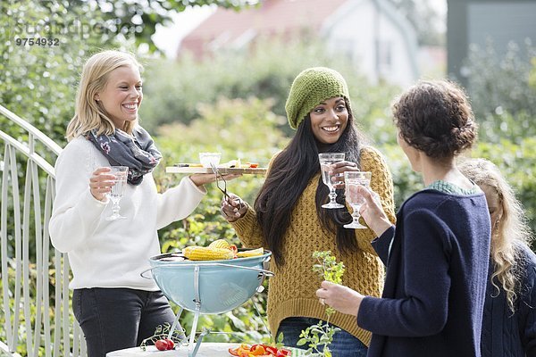 Außenaufnahme Freundschaft Party freie Natur