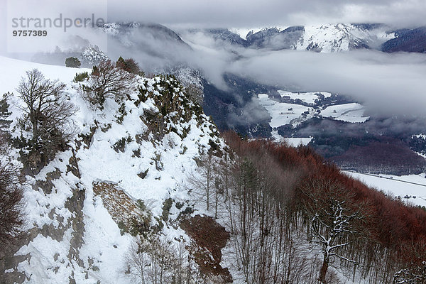 Spanien  Navarra  Roncal-Tal  Nebel in den Bergen