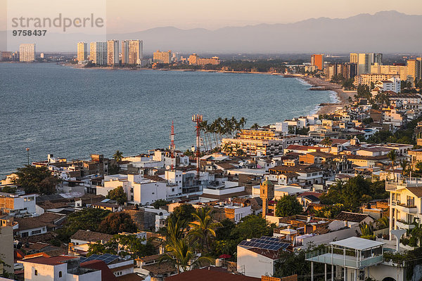 Mexiko  Puerto Vallarta  Blick vom El Centro aus