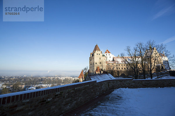 Deutschland  Bayern  Landshut  Schloss Trausnitz im Winter