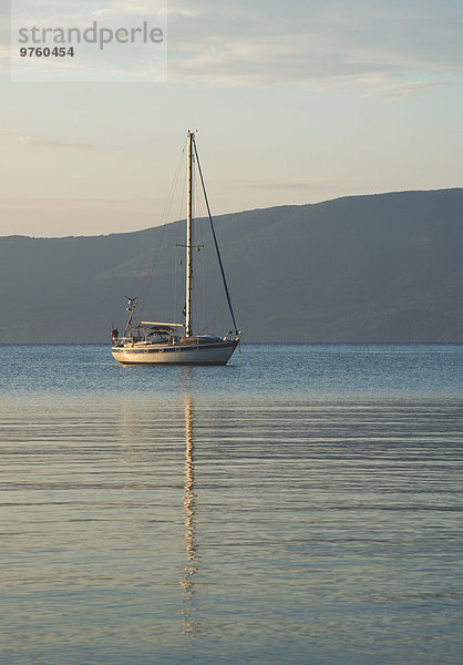 Griechenland  Segelboot am Mittelmeer