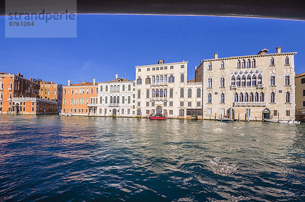 Italien  Venedig  Häuserreihe