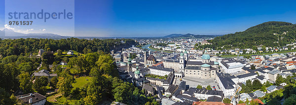 Österreich  Salzburg  Blick von der Festung Hohensalzburg auf die historische Altstadt