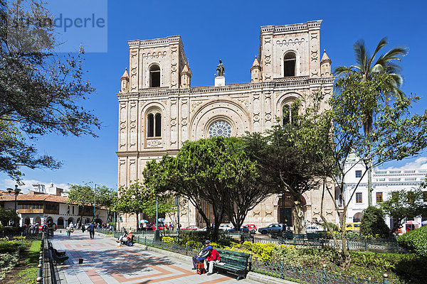 Ecuador  Cuenca  Blick auf die Neue Kathedrale