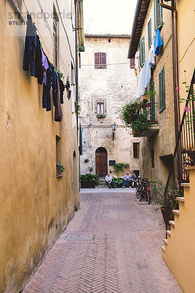 Italien  Toskana  Pienza  Gasse in der historischen Altstadt