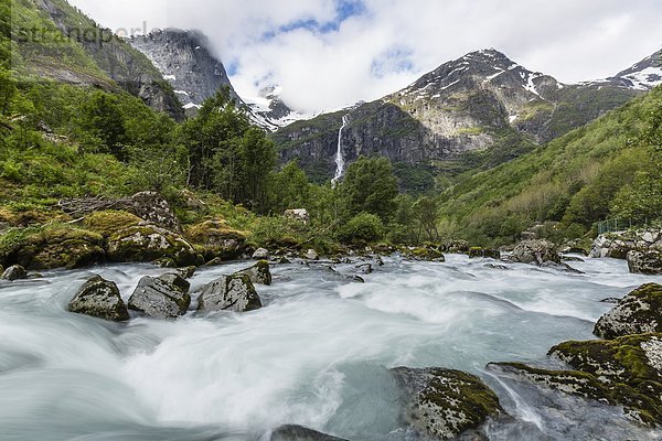 Wasser Europa fließen Fluss Norwegen Langsamkeit vorwärts Fensterladen Seide Skandinavien Geschwindigkeit