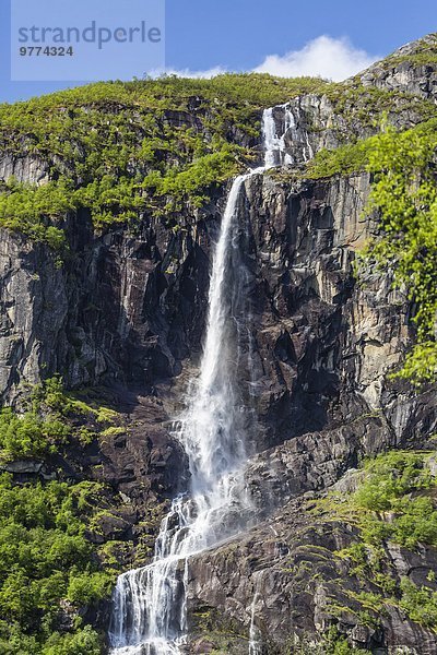 Europa Eis fließen Fluss Norwegen Wasserfall schmelzen vorwärts Skandinavien