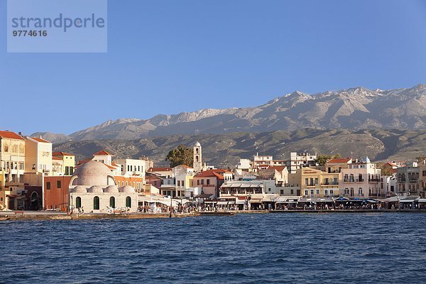 Hafen Europa Berg weiß frontal Venetien Chania Kreta Griechenland Griechische Inseln Moschee türkisch