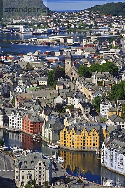 Europa offen über Gebäude Hügel Meer Kunst Norwegen Ansicht More og Romsdal Skandinavien