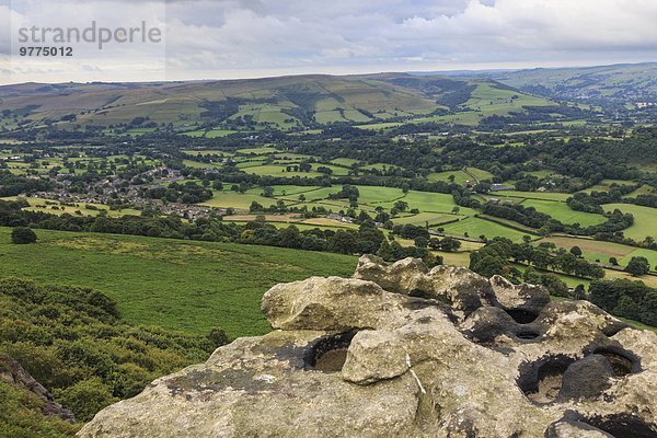 Europa Ecke Ecken Wolke Sommer Großbritannien unterhalb Dorf bamford Derbyshire England schwer Hoffnung Peak District