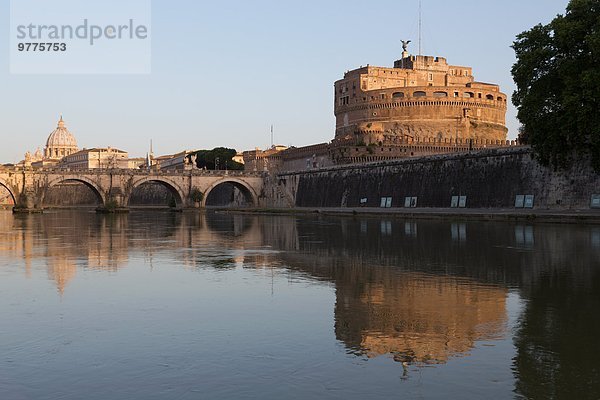 Kuppel Rom Hauptstadt Europa Brücke Fluss Tiber Latium Kuppelgewölbe Italien Petersdom
