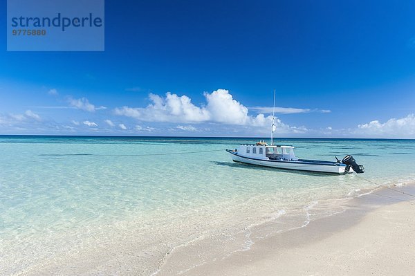 klein Boot Anker werfen ankern Pazifischer Ozean Pazifik Stiller Ozean Großer Ozean Insel Tonga