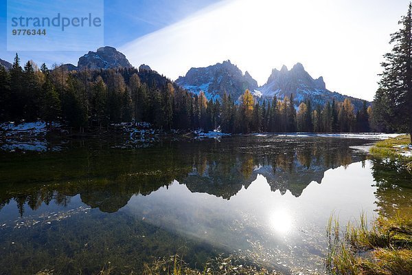 Europa Spiegelung See Dolomiten Venetien Belluno Italien