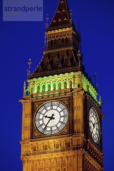 Big Ben in der Dämmerung in Westminster  London  England  Großbritannien  Europa