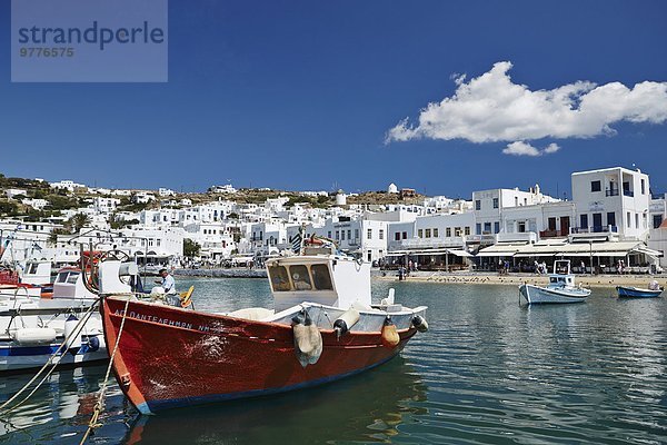 Hafen Europa Boot vertäut angeln Kykladen Griechenland Griechische Inseln Mykonos