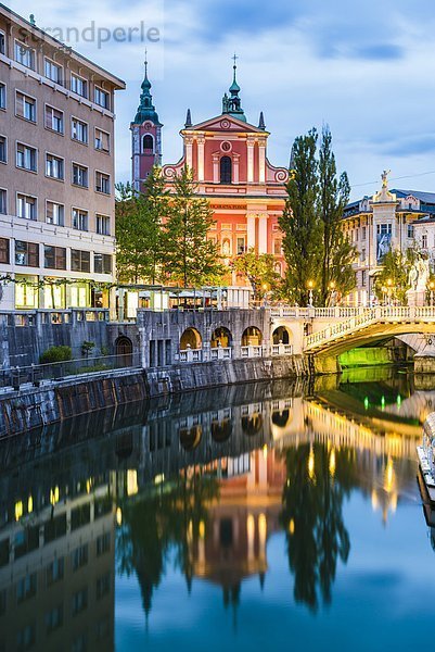 Ljubljana Hauptstadt Tromostovje Drei Brücken Europa Nacht Brücke Fluss Spiegelung Kirche 3 Slowenien
