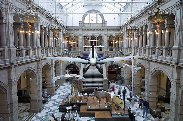 Flugzeug zeigen Europa Großbritannien Kunst Museum Galerie Veranstaltung Gast hängen Glasgow Schottland Weltkrieg