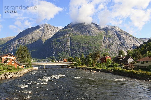 Europa Geschwindigkeit fließen Fluss Norwegen Hordaland Skandinavien