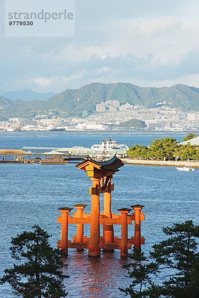 Eingang UNESCO-Welterbe Asien Hiroshima Präfektur Honshu Japan Shintoismus Schrein