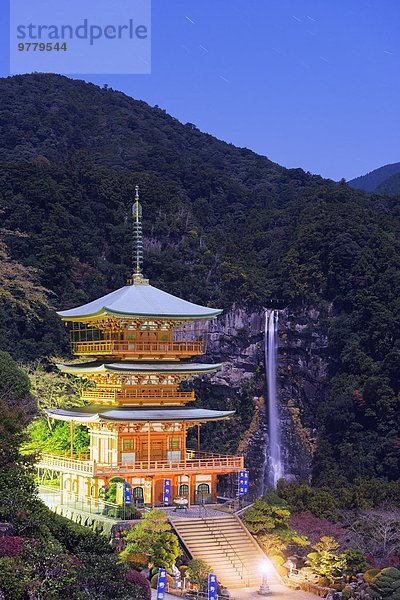 Wasserfall UNESCO-Welterbe Asien Honshu Japan Pagode