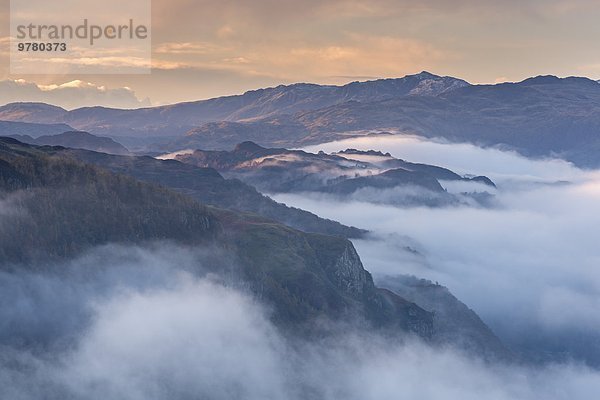 Europa Berg Großbritannien Dunst Morgendämmerung Wolkengebilde Cumbria England Lake District