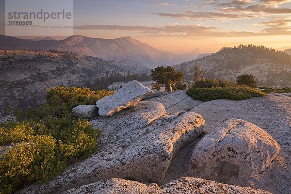 Kuppel Amerika Sonnenuntergang Nordamerika Ansicht Verbindung UNESCO-Welterbe Yosemite Nationalpark Kalifornien Kuppelgewölbe Hälfte