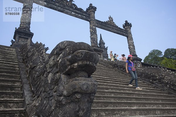 Tourist Südostasien UNESCO-Welterbe Vietnam Asien Grabmal