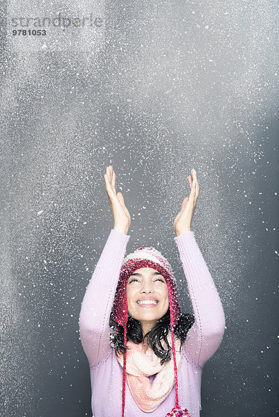 Frau Winter Fröhlichkeit Hut Kleidung stricken