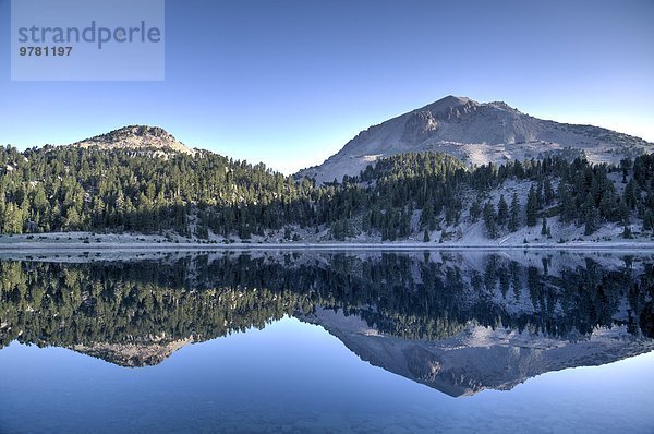 Amerika See Nordamerika Verbindung Berg Menschen im Hintergrund Hintergrundperson Hintergrundpersonen Kalifornien