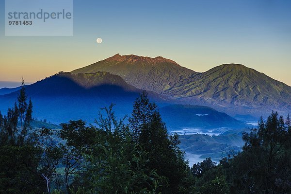 Morgen Beleuchtung Licht Vulkan früh Südostasien Asien Indonesien Java