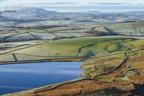 Europa Morgen Großbritannien Hügel spät Ignoranz früh Herbst Ansicht Yorkshire and the Humber England North Yorkshire Stausee