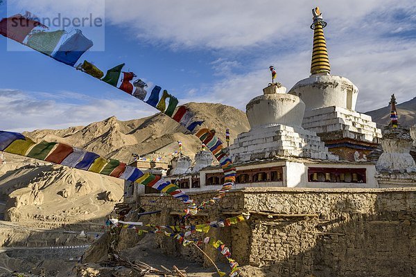 Fahne Himalaya Asien Indien Ladakh Kloster Gebet Stupa