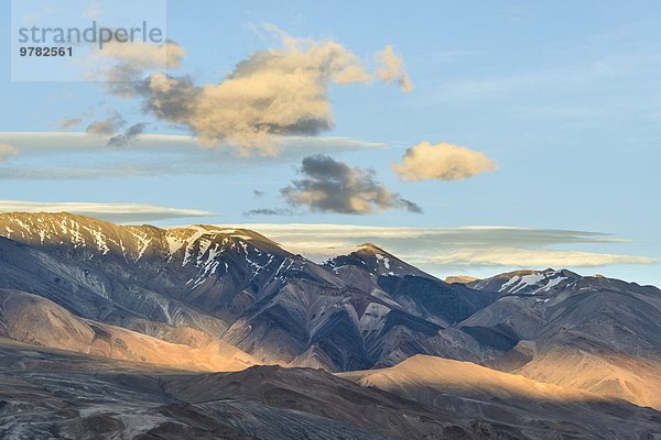 Wasserrand Farbaufnahme Farbe Muster Berg unglaublich Asien Indien Ladakh