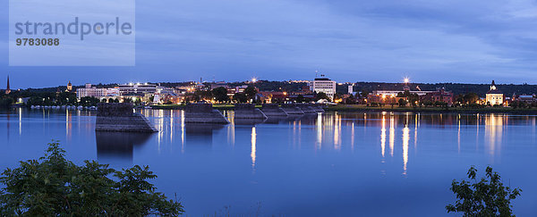 Großstadt Fluss Ansicht