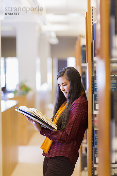 mischen Bibliotheksgebäude Student Mixed vorlesen