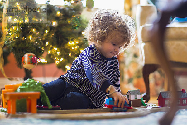 nahe Europäer Junge - Person Spielzeug Weihnachtsbaum Tannenbaum Baby spielen