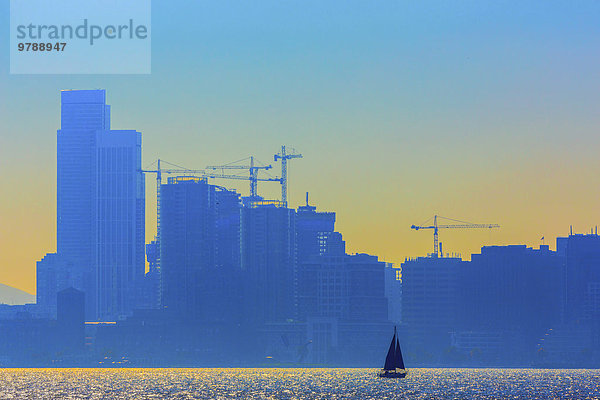 Skyline Skylines Vereinigte Staaten von Amerika USA Silhouette über Ozean Großstadt Kalifornien