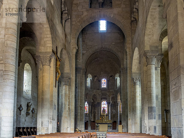 Die romanische Kirche von Saint-Saturnin  Département Puy-de-Dôme  Auvergne  Frankreich  Europa