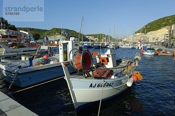 Hafen Marina von Bonifacio  Calanque de Fazio  Bonifacio  Département Corse-du-Sud  Korsika  Frankreich  Europa