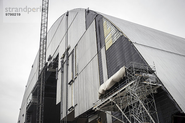 Bau der Arche auf dem Gelände des Reaktors  Tschernobyl  Ukraine  Europa