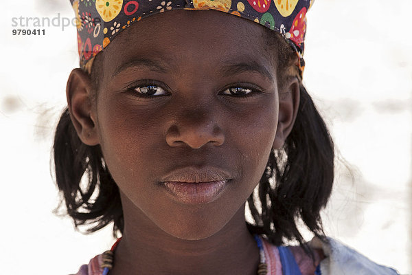 Einheimisches Mädchen  Herero-Mädchen  bei Uis  Namibia  Afrika