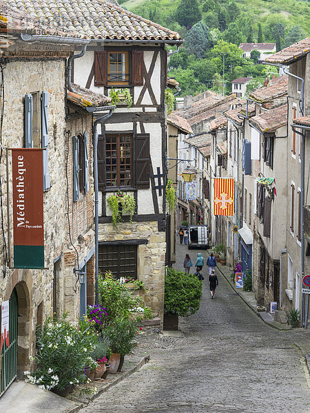 Gasse in der Altstadt  Cordes-sur-Ciel  Midi-Pyrénées  Frankreich  Europa