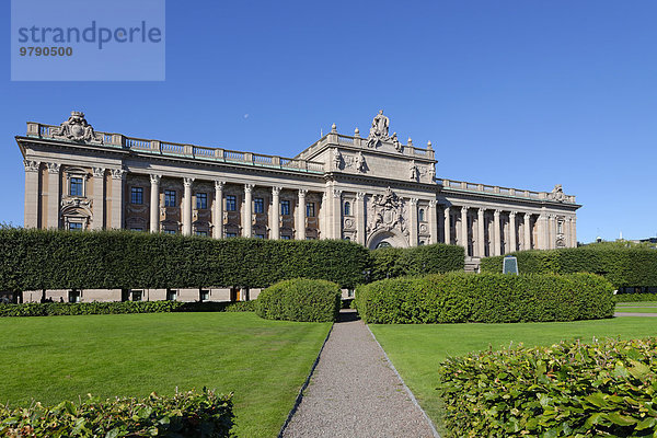 Riksplan mit Riksdagshuset  schwedischer Reichstag  Helgeandsholmen  Gamla Stan  Stockholm  Schweden  Europa