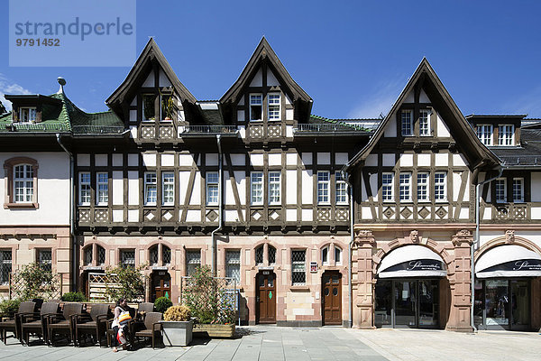 Historische Wohnhäuser und Geschäftshäuser am Marktplatz  Bad Homburg  Main-Taunus-Kreis  Hessen  Deutschland  Europa