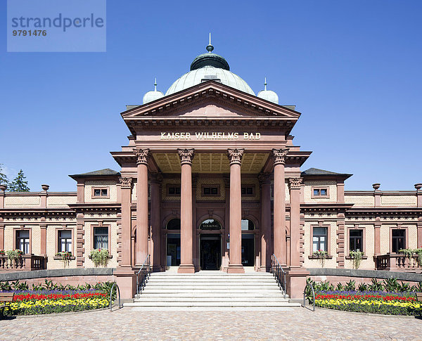 Kurhaus Kaiser-Wilhelms-Bad  erbaut 1890 als Fürstenbad  Bade- und Therapiehaus  Bad Homburger Kurpark  Bad Homburg  Hessen  Deutschland  Europa