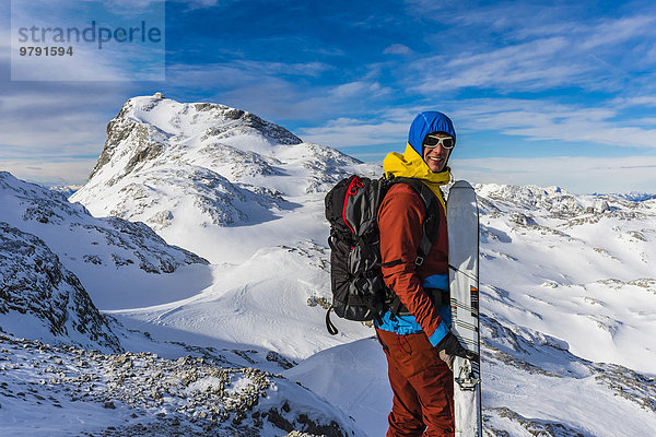 Skibergsteiger vor dem Gipfel des Hochkönig  2.941m  Berchtesgadener Alpen  Österreich  Europa