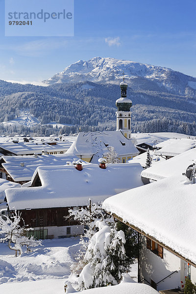 Ortsansicht im Winter  mit Unterberghorn  Reit im Winkl  Chiemgau  Oberbayern  Bayern  Deutschland  Europa