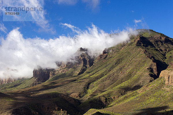 Wolken über einem Bergkamm  Santa Lucia de Tirajana  Gran Canaria  Kanaren  Spanien  Europa