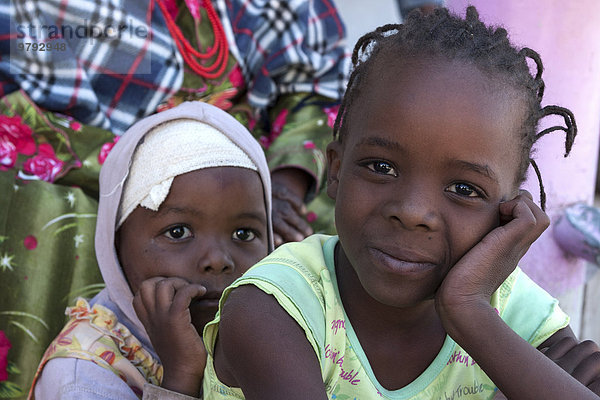 Einheimische Kinder  Portrait  Outjo  Namibia  Afrika