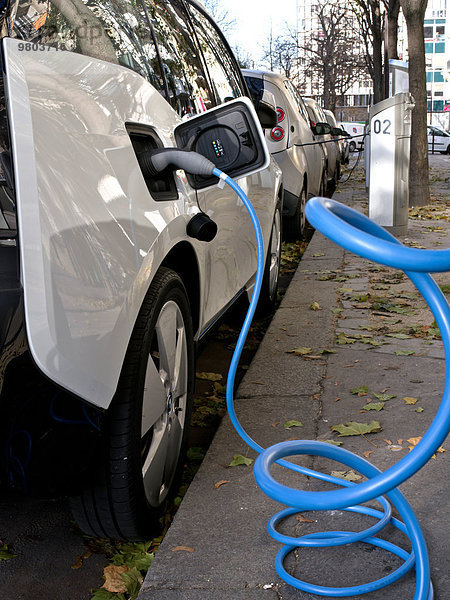 Paris Hauptstadt Frankreich teilen Auto Elektrische Energie zeigen BMW Dienstleistungssektor bezahlen zahlen 100